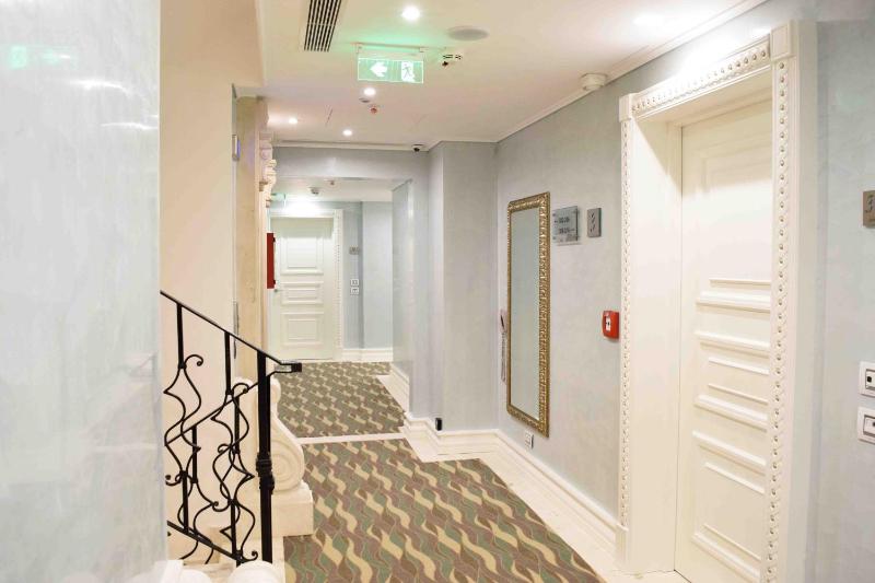Deluxe Double Room image 2