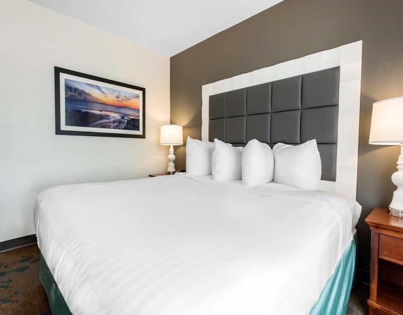 King Suite - Non-Smoking image 1