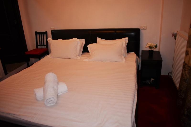 Studio Apartment image 2