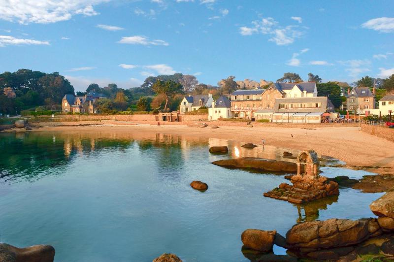 Logis Hôtel Saint Guirec Et De La Plage - image 49