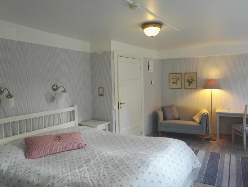 Double Room image 2