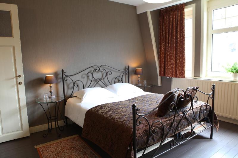 Standard Double Room image 2