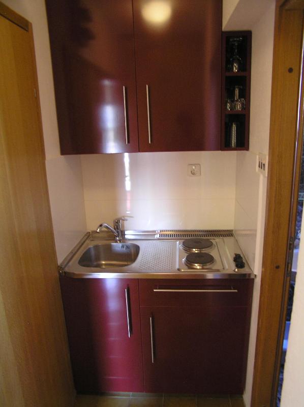 Studio Apartment image 3