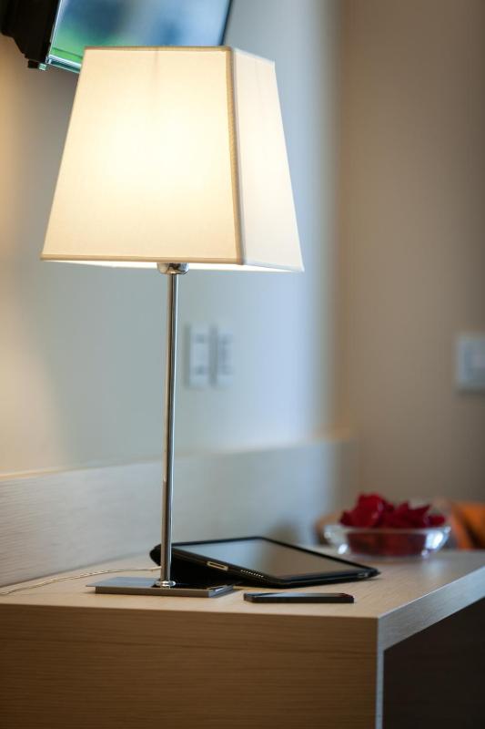 Standard Room with Balcony image 3