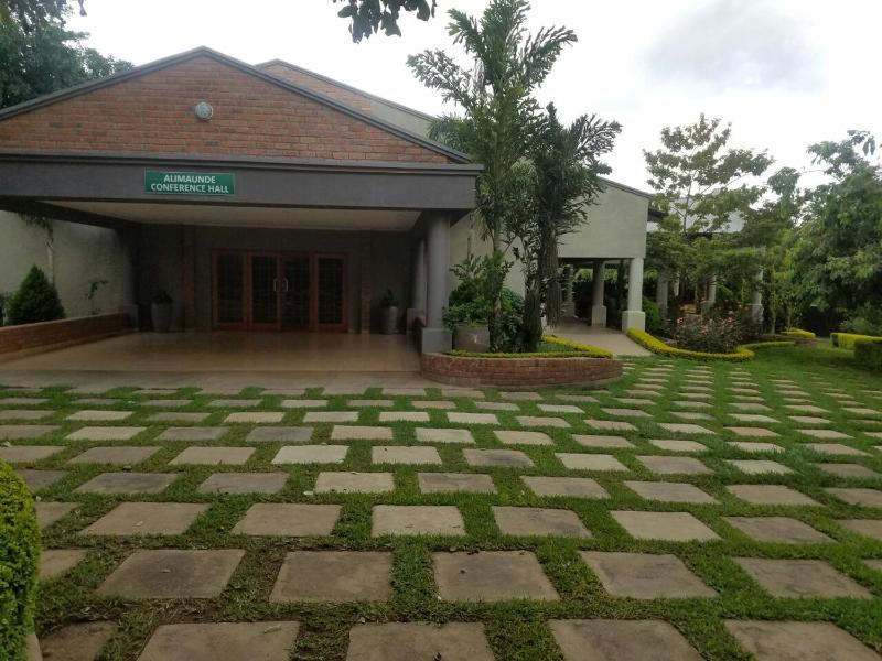 Ufulu Gardens Hotel - image 11