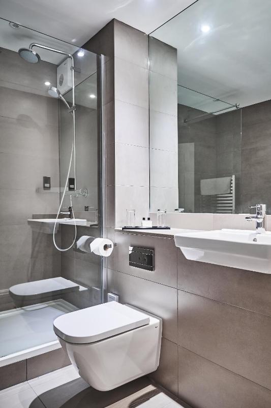 Double Room image 2