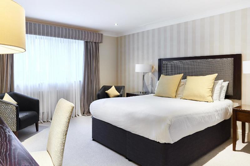 Double Room image 3
