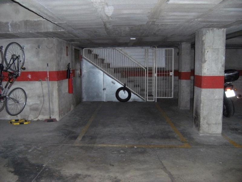 One-Bedroom Apartment image 2