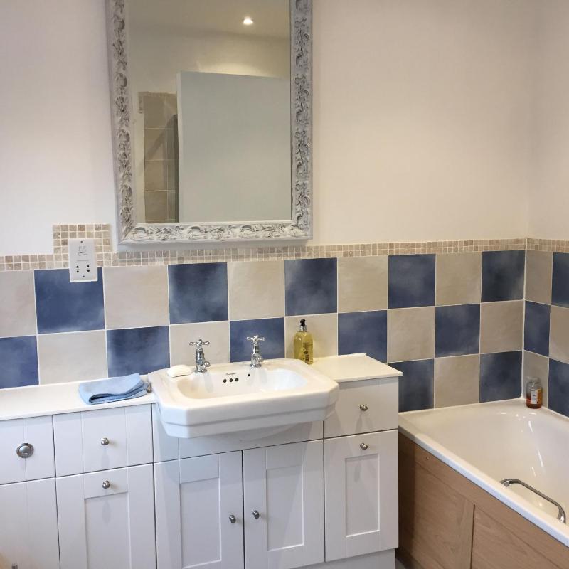 Deluxe Family Suite image 3
