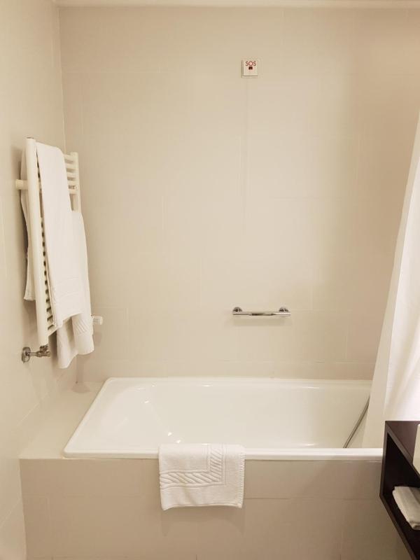 Executive Suite image 4