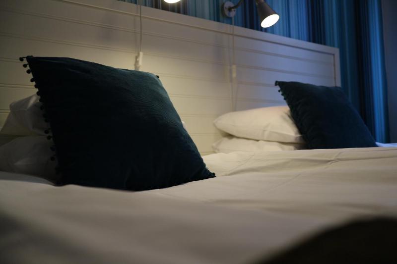 Single Room image 4