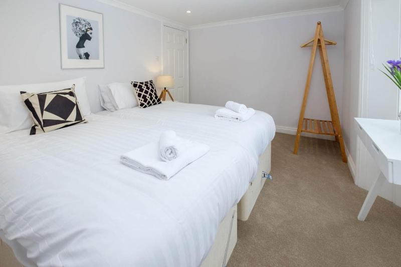 Central Regency Town House - image 30