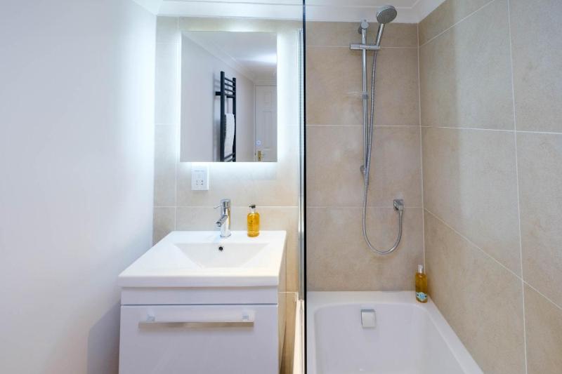 Central Regency Town House - image 15
