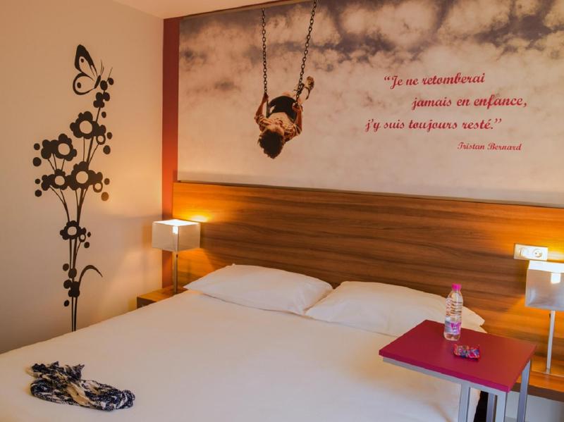 Standard Double Room image 4