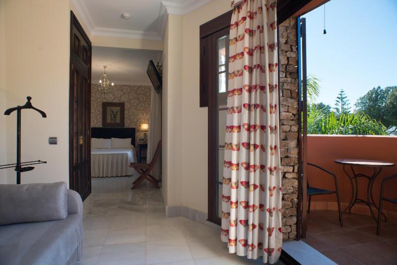 Double Room with Double bed and Double Sofa Bed image 3