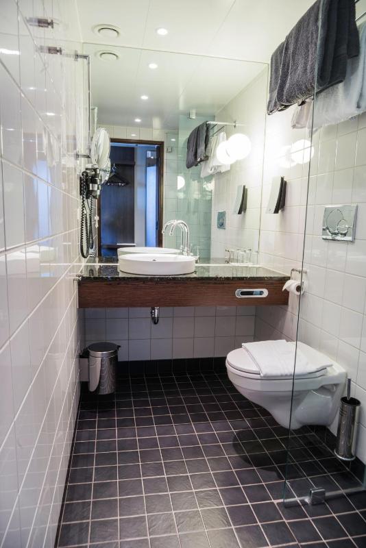 Small Double Room image 2