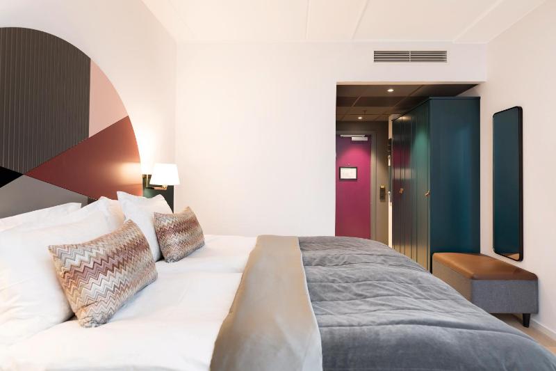 Superior Double Room image 3