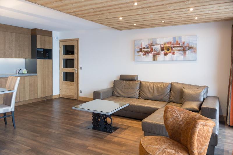 Three-Bedroom Apartment image 4