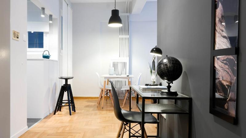 Modern Downtown Flat near the Acropolis by UPSTREET - image 7