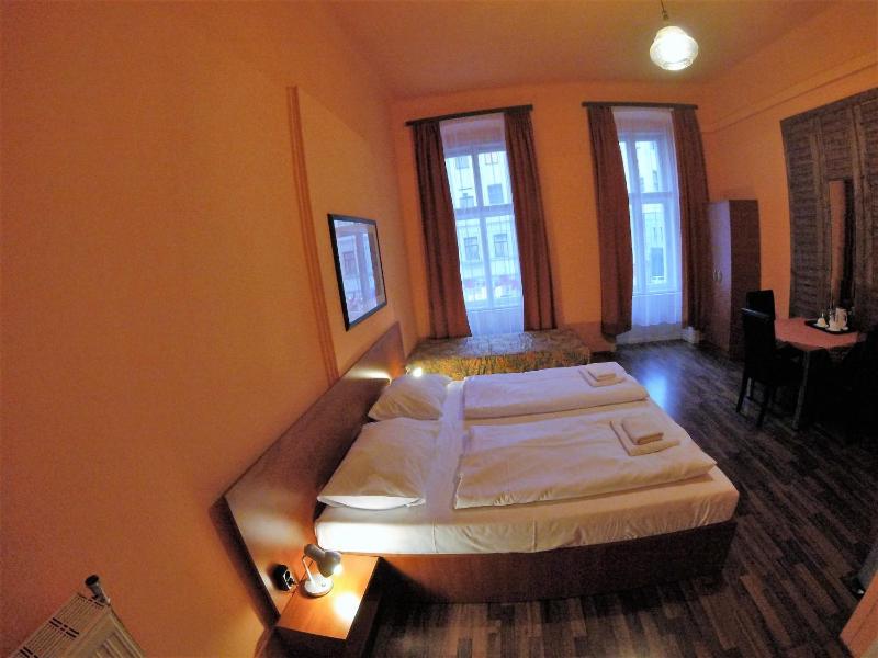 Triple Room image 3