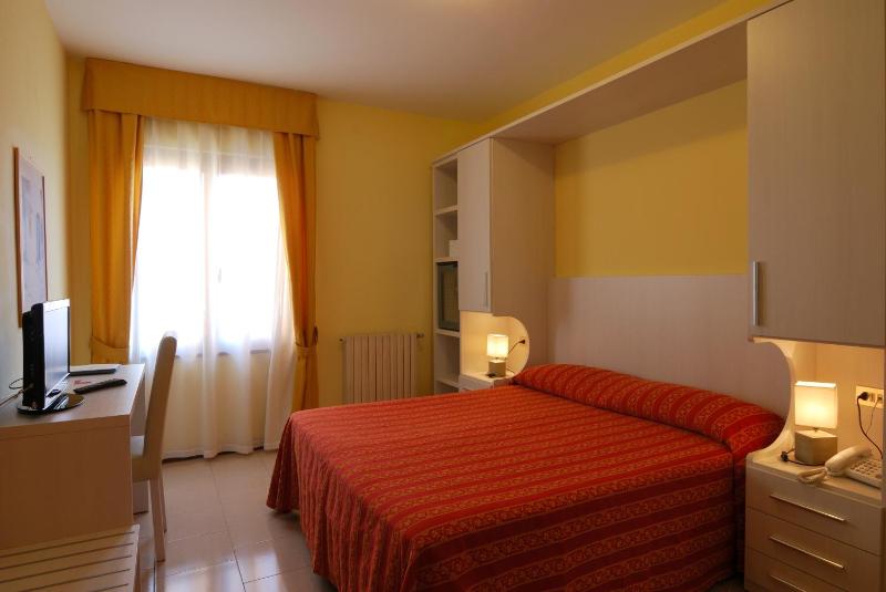 Standard Single Room image 1
