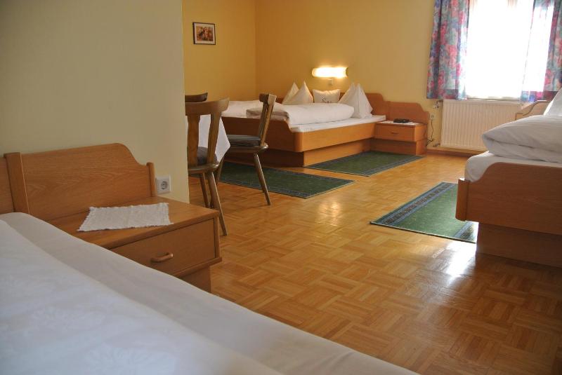 Quadruple Room image 3