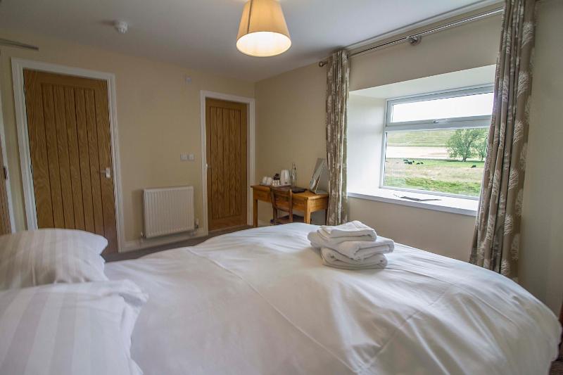 Superior Double Room image 3