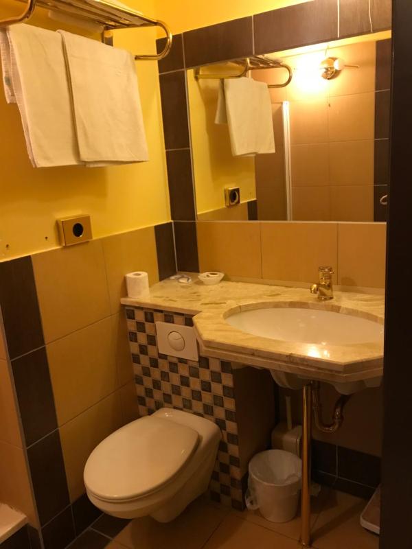 Double Room image 3