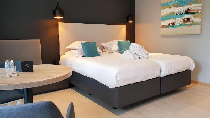 Comfort Twin Room - No Sea View. image 3
