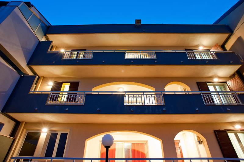 Two-Bedroom Apartment with Terrace and Sea View image 3