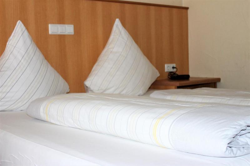 Double Room image 4