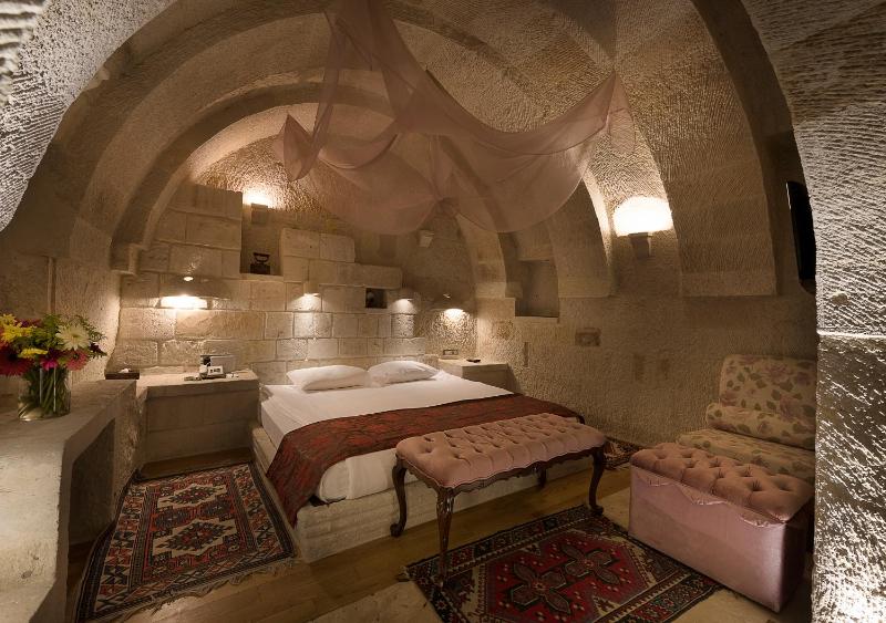 Cave Suite image 1