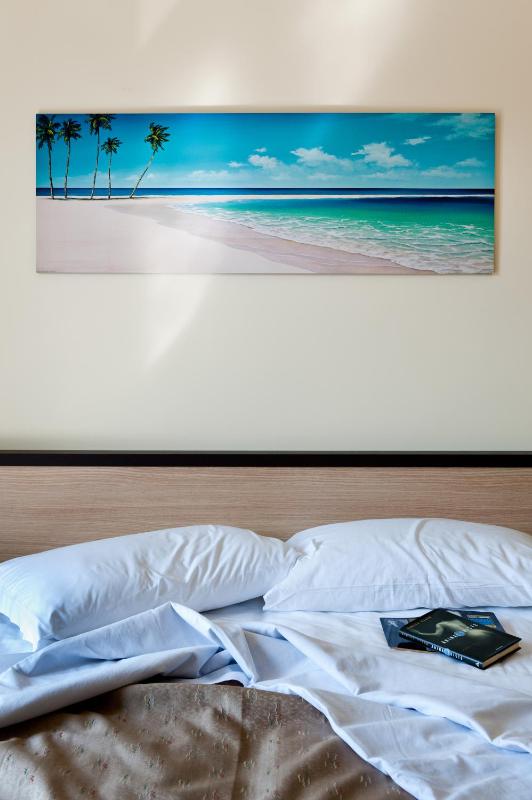 One-Bedroom Apartment with Balcony and Sea View image 3
