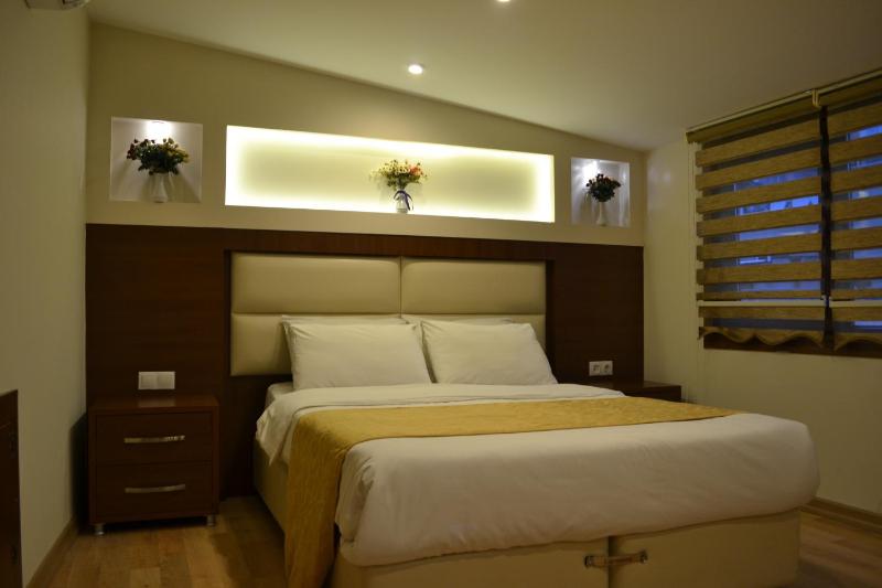 Standard Double Room image 3