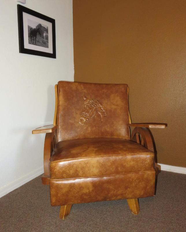 King Room image 3