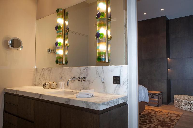 King Suite image 3