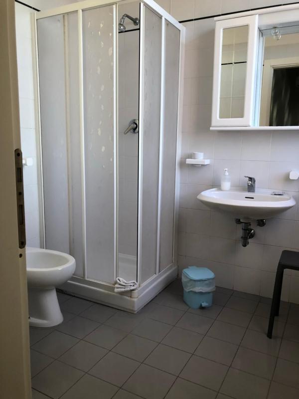 Double Room with Pool View image 4