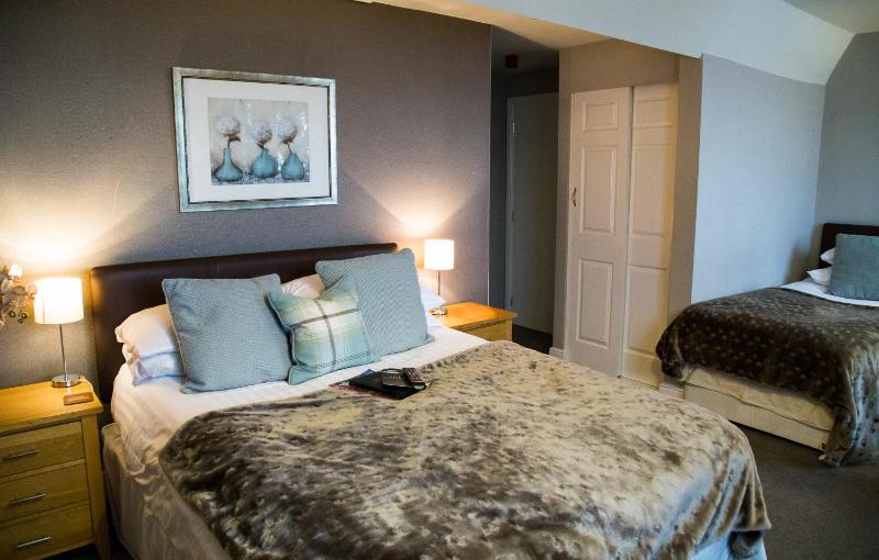 Quadruple Room image 3