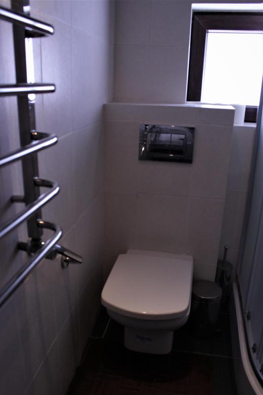 Three-Bedroom Townhouse image 3