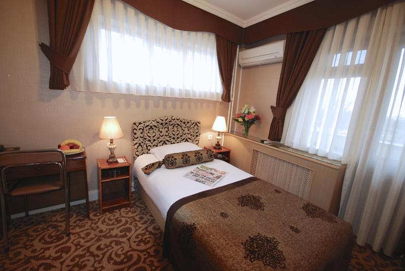 Single Room image 3