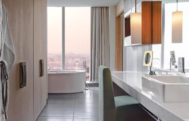 Presidential Suite with Club Access and Burj Khalifa View image 1