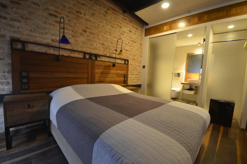 Superior Double Room image 3