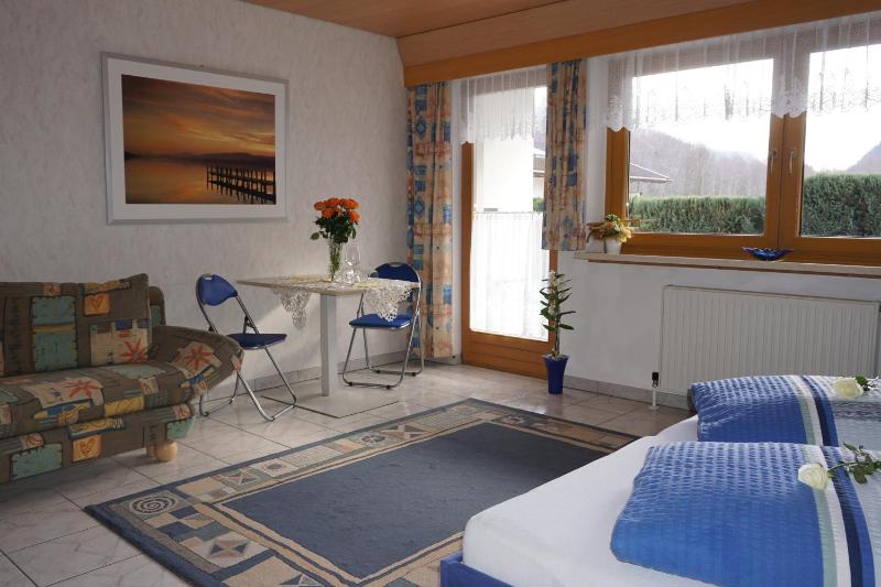 One-Bedroom Apartment image 4