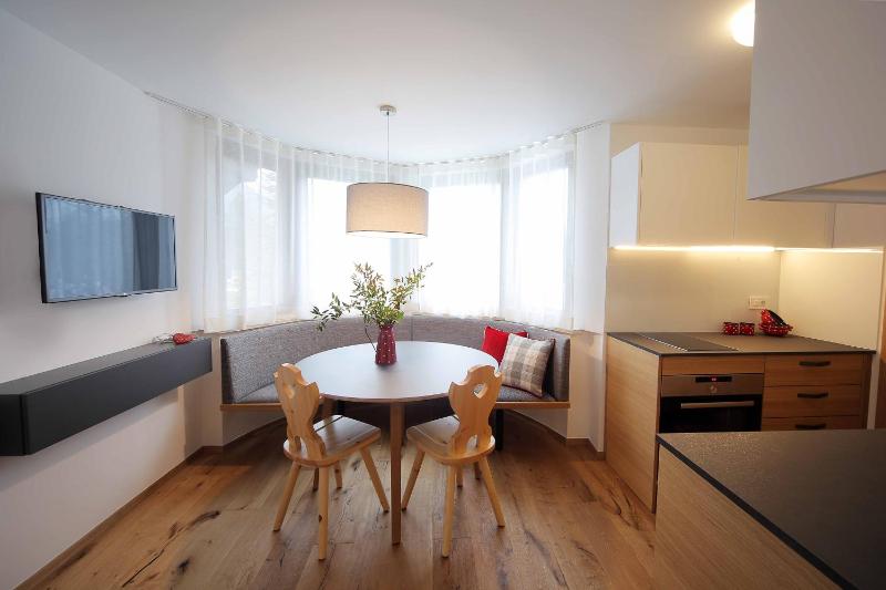 Apartment with Balcony and Mountain View image 2