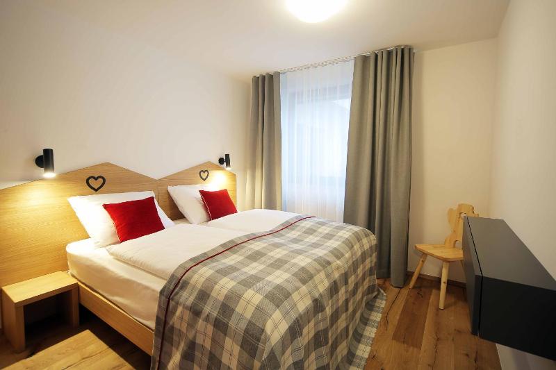 Apartment with Balcony and Mountain View image 3
