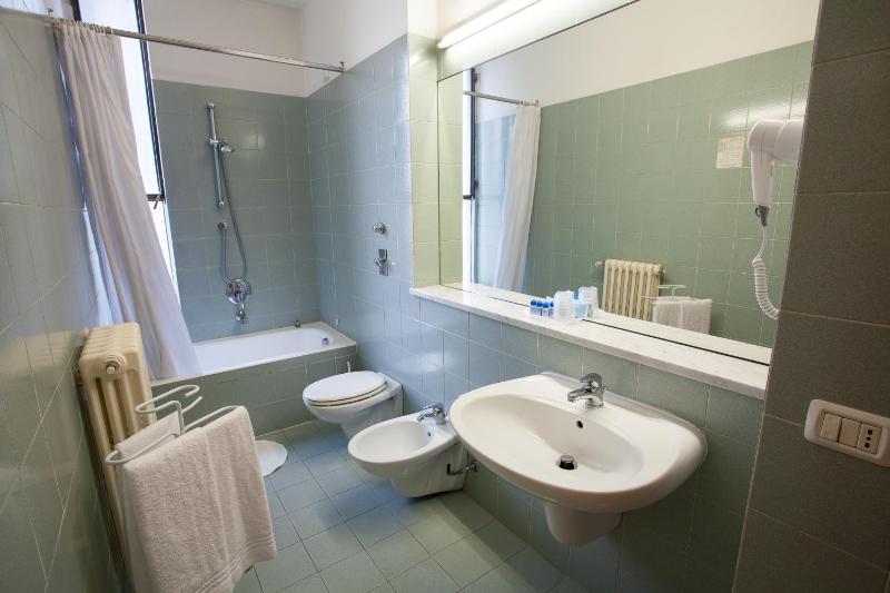 Triple Room image 2