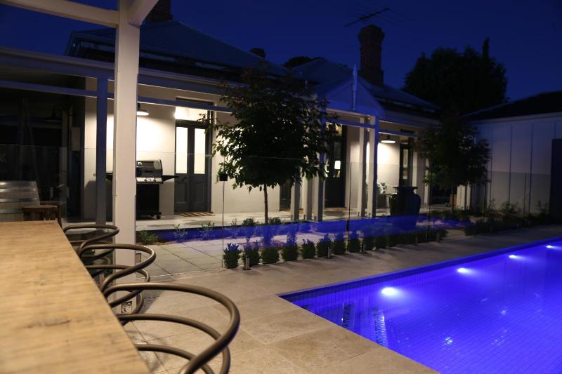 Hollidge House 5 Star Luxury Apartments - image 15