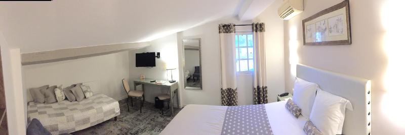 Standard Triple Room image 3