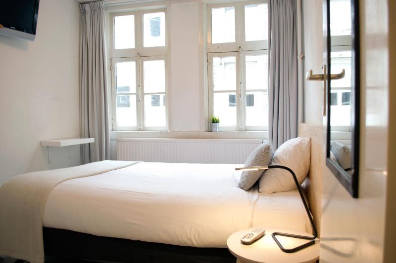 Single Room image 2