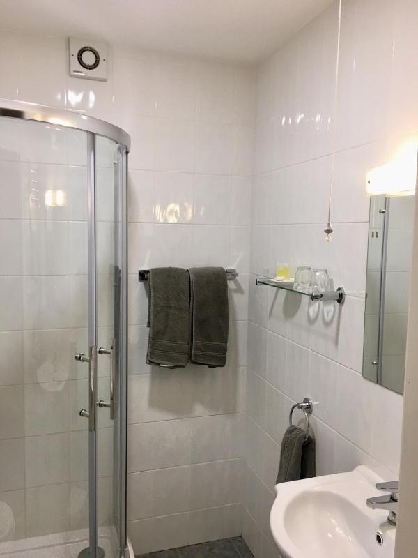 Double Room image 4